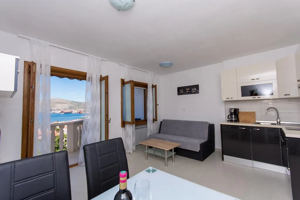 Apartments Bisera Trogir