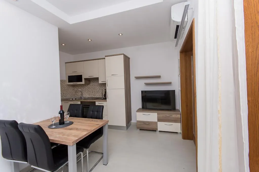 Apartments Bisera Trogir 0*,  Hırvatistan