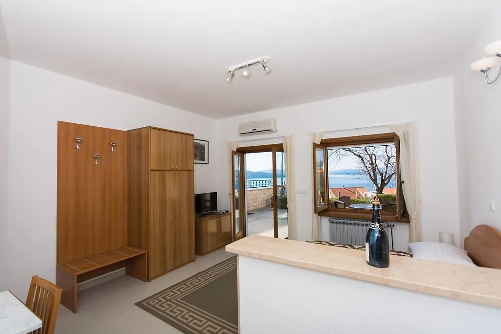 Apartments Bisera Trogir Croatia
